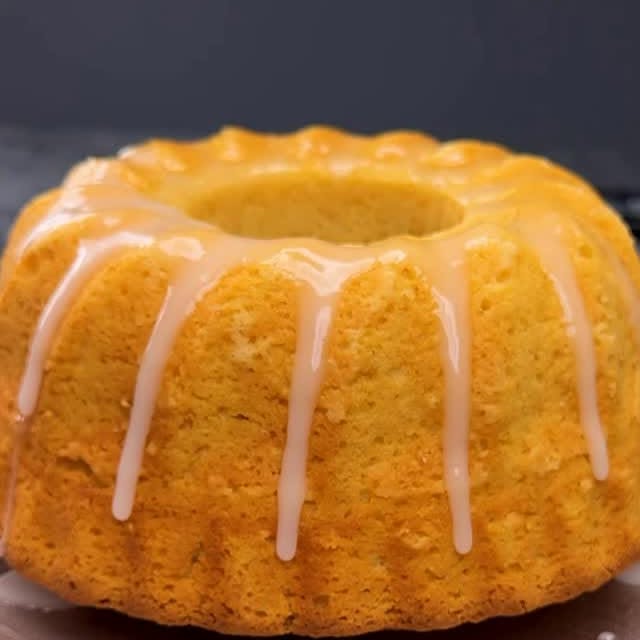 Lemon Cake with Lemon Drizzle