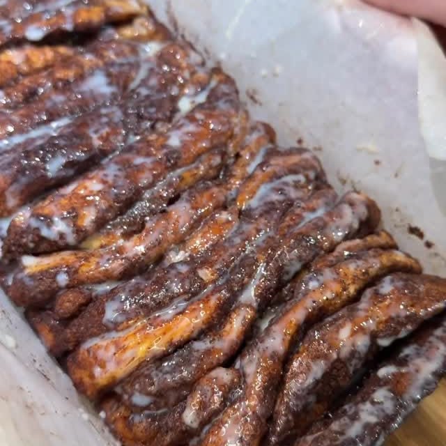 Cinnamon Pull-Apart Bread