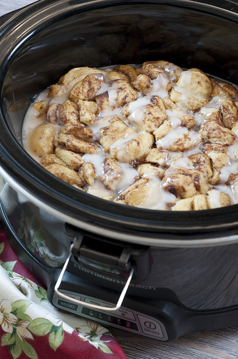 Crock pot Cinnamon Roll Casserole
