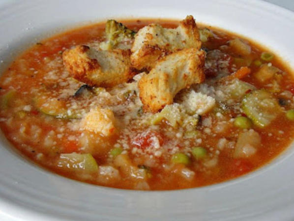 Minestrone with rice and tomatoes