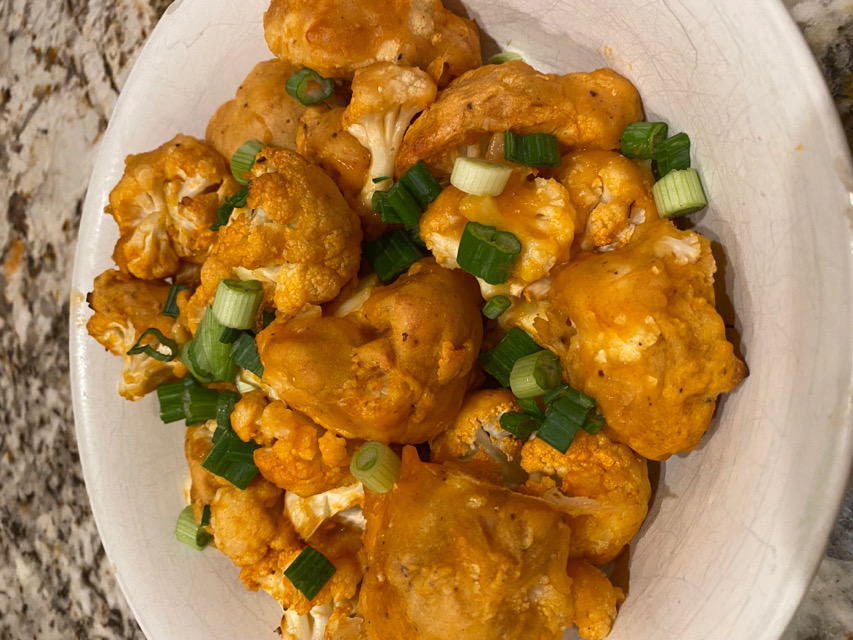Buffalo cauliflower bites