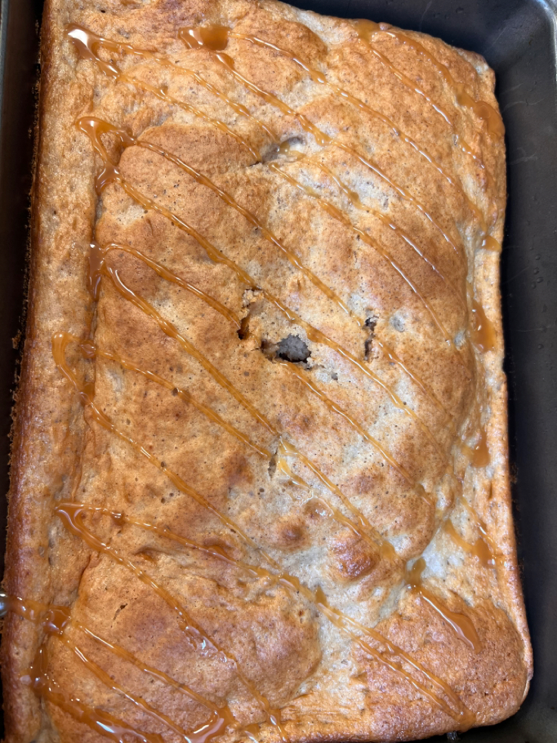 Caramel apple cake