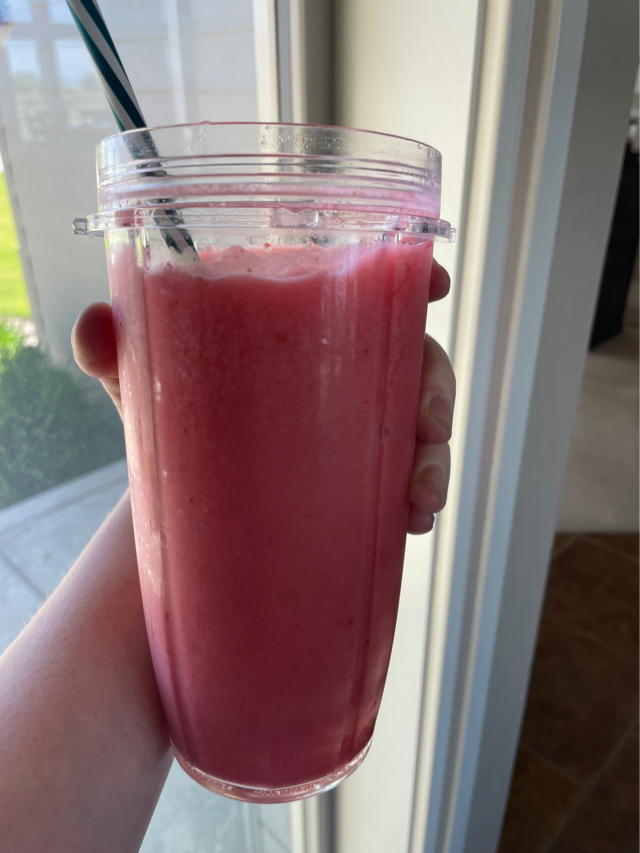 Raspberry lemonade slushy