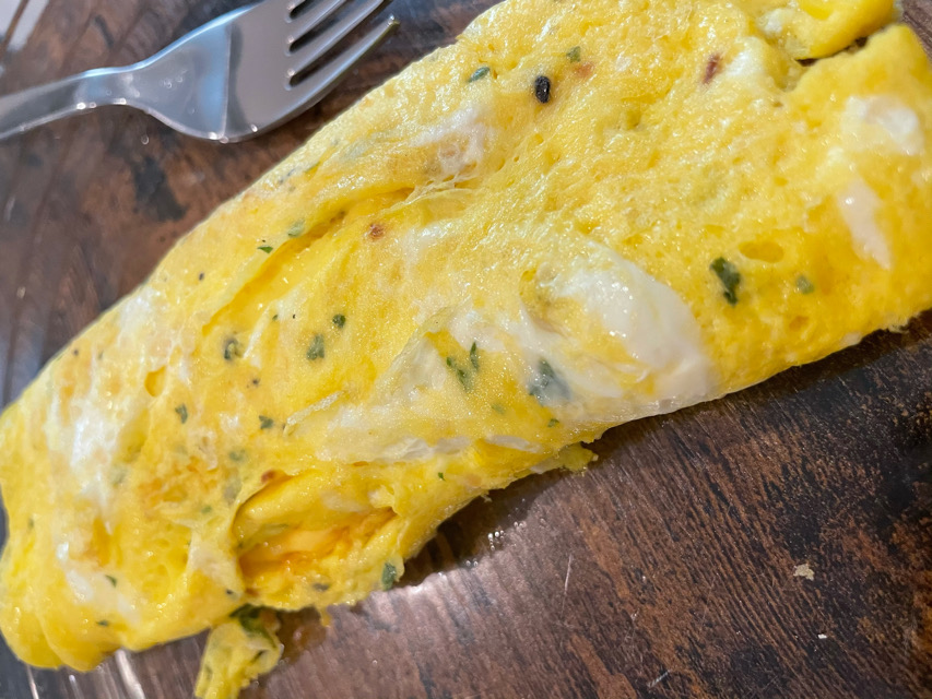 Tri-fold cheese omelette