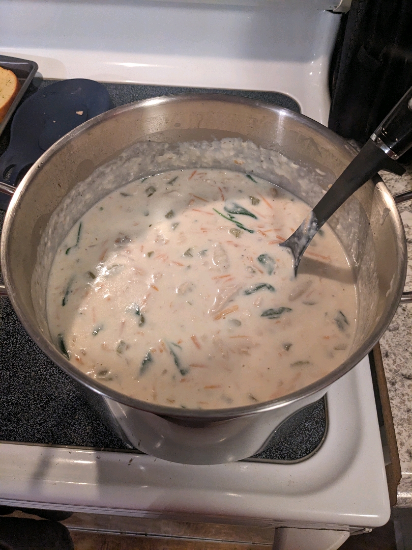 Olive Garden Chicken and Gnocchi Soup