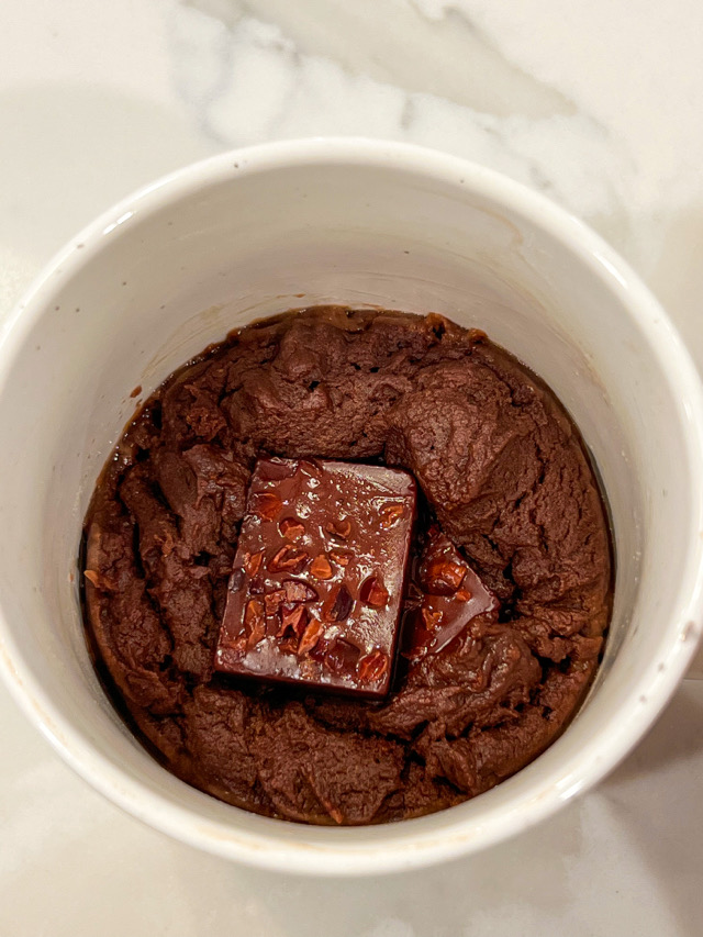 1 min chocolate lava mug cake