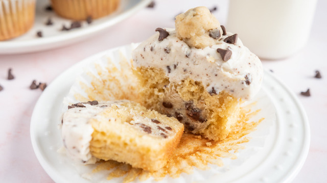 Cookie dough cupcakes