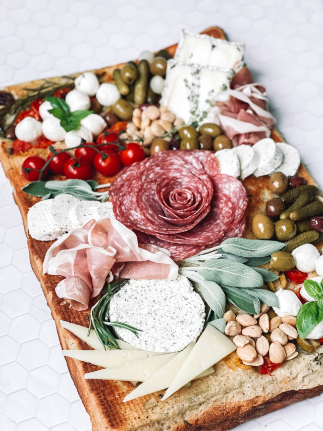 FOCACCIA BREAD CHARCUTERIE BOARD