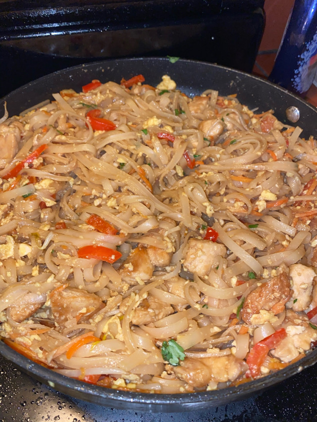 PAD THAI