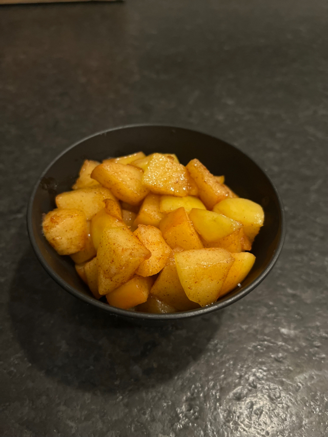 Caramelized Cinnamon Apples 🍎