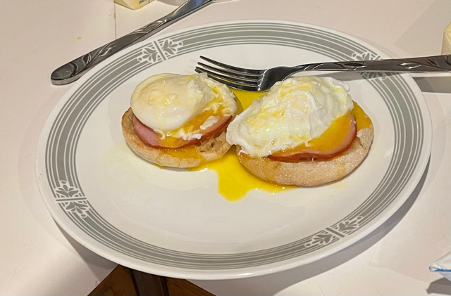Eggs Benedict