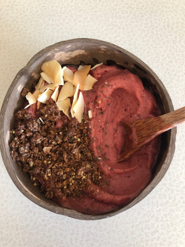 Fruit smoothie bowl