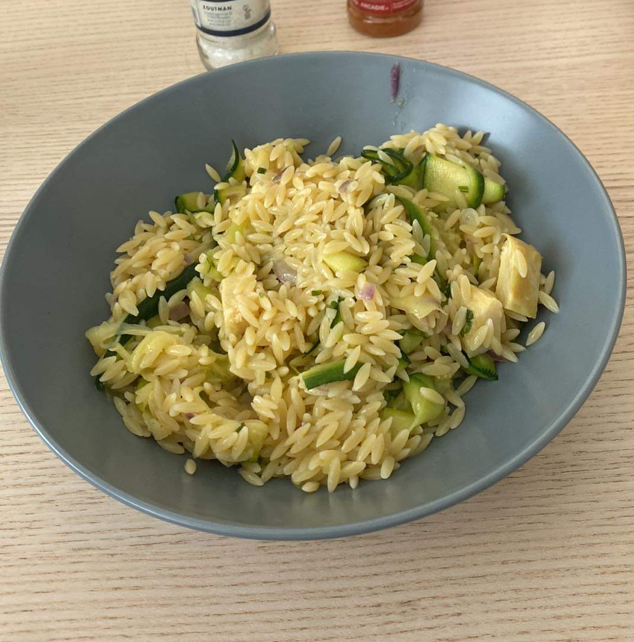 Orzo Salad 🥒🧅