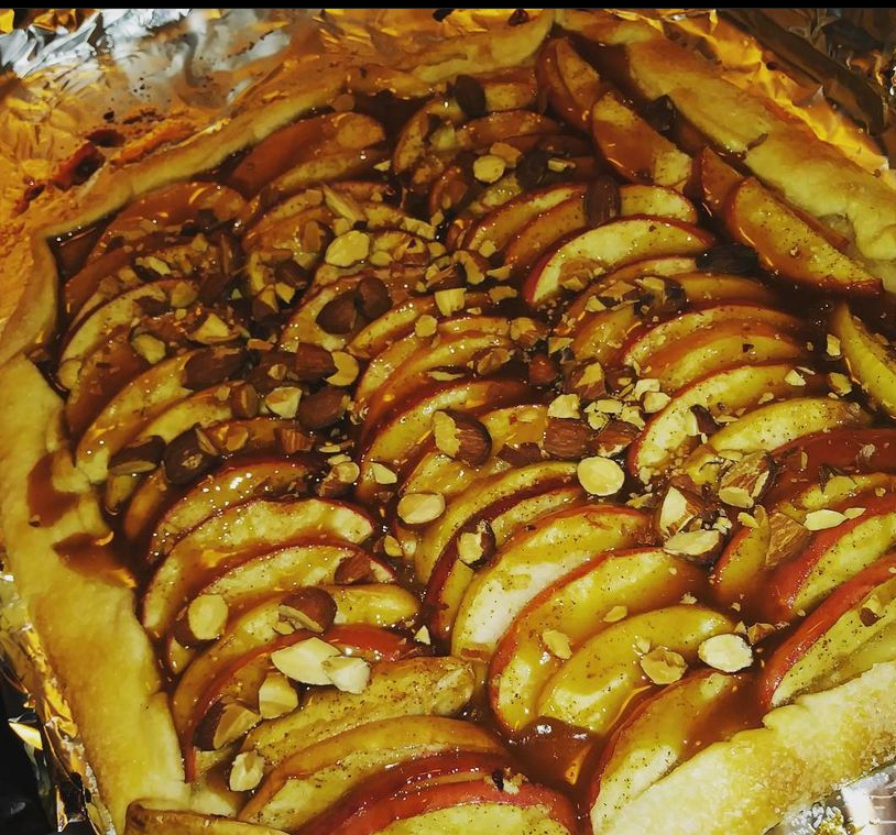 Easy caramel apple tart