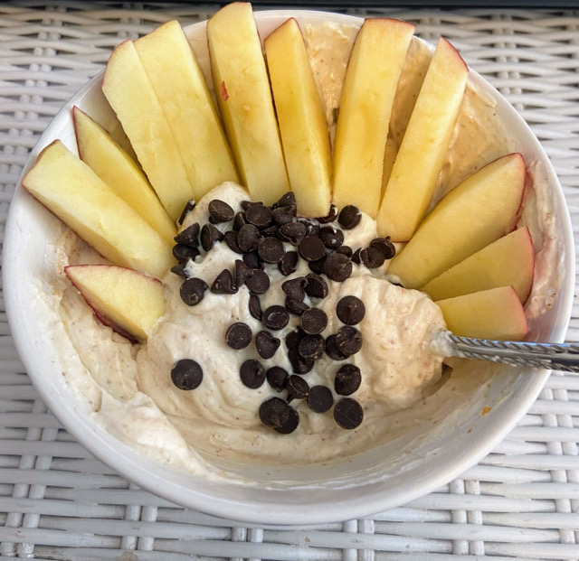 Yogurt apple dip