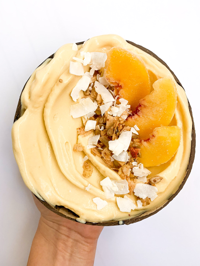 Peaches & Cream Smoothie Bowl 