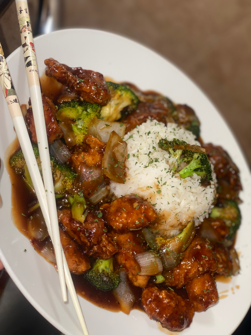 General Tso Cknw/Broccoli,Onion& Jazz Rice