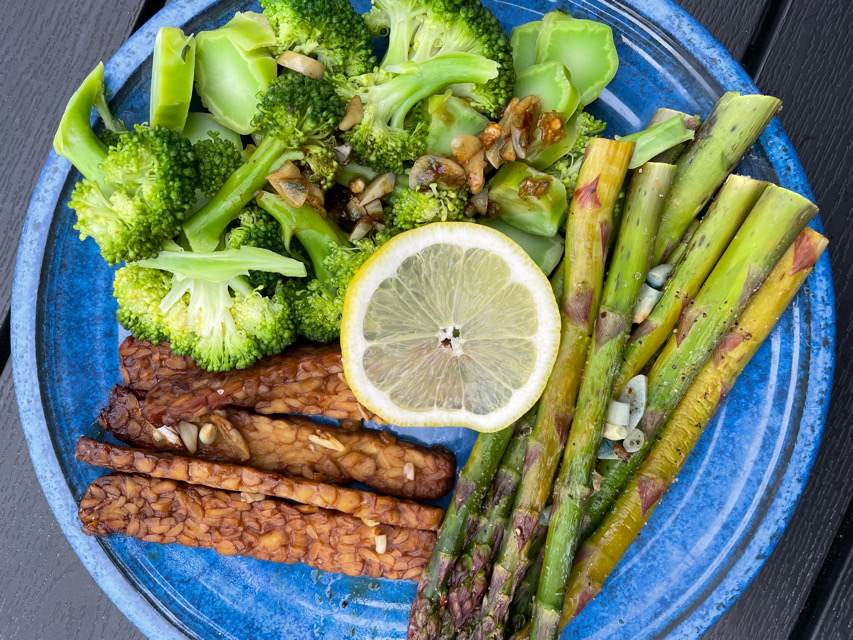 Balsamic tempeh with lemon roasted veggies