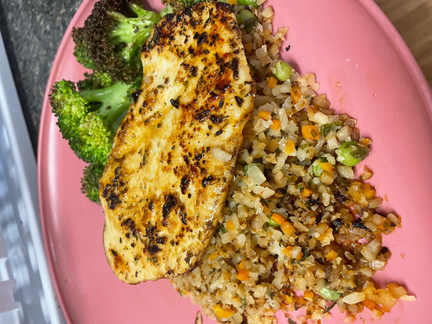 Grilled Chicken, Cauli Rice and Broccoli