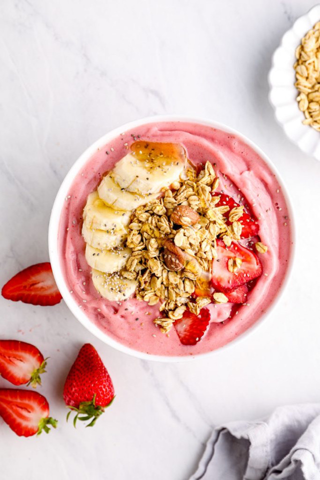 Banana and Strawberry Smoothie bowl