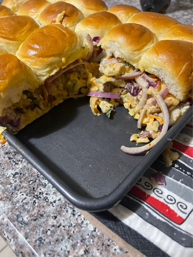 Hawaiian roll chicken sliders