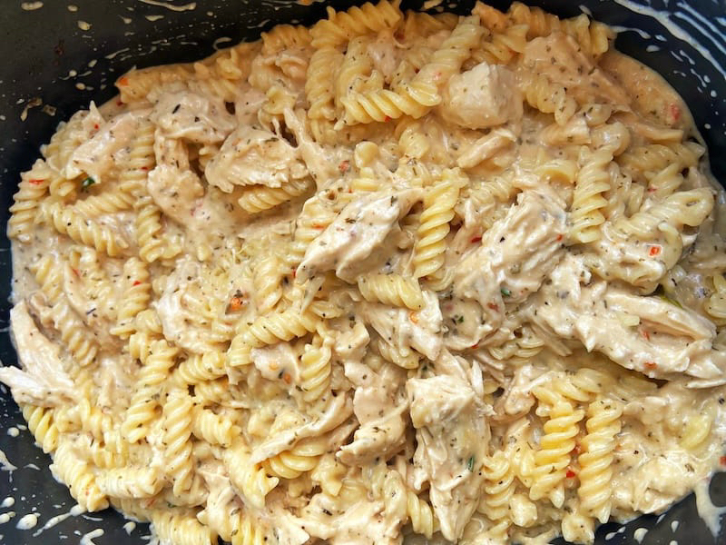 Slow Cooker Parmesan Garlic Chicken Pasta