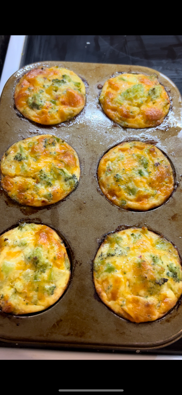 Mini broccoli cheddar quiche