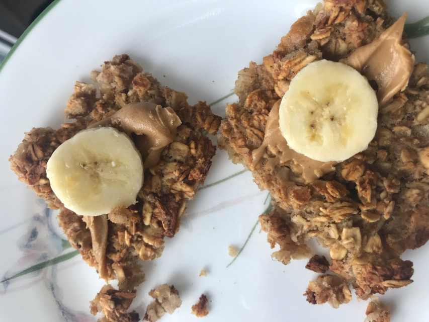 peanut butter banana baked oats squares