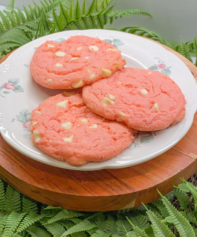 Strawberry Cream Cheese Cake Cookies