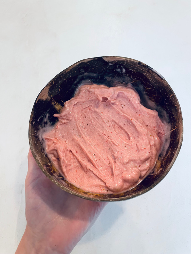 Strawberry banana smoothie bowl