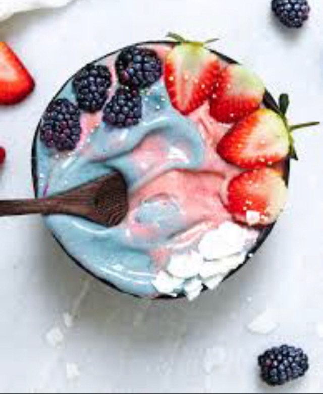 Cotton candy smoothie bowl