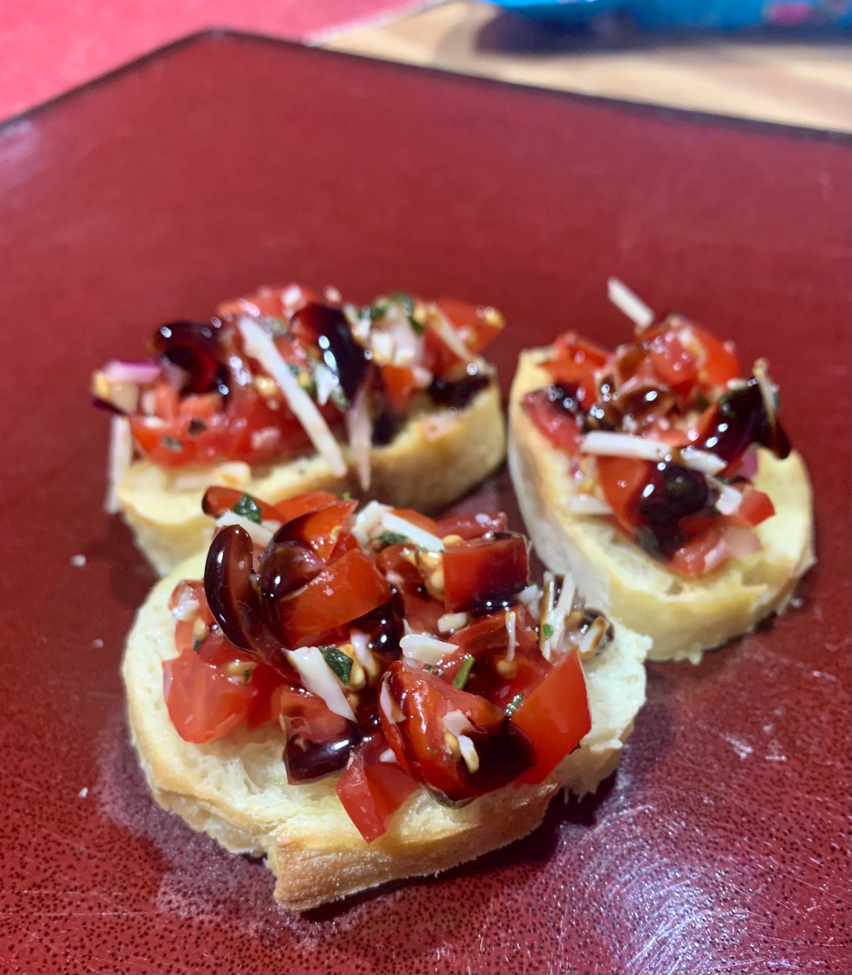 Bruschetta with Balsamic Glaze