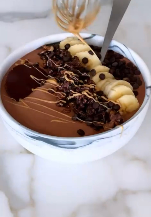 Chocolate smoothie bowl!