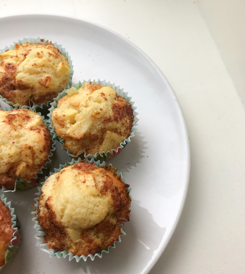 Apple cake muffins