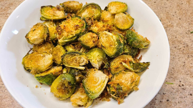 Garlic Parmesan Brussels Sprouts