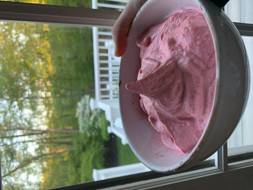 Strawberry banana smoothie bowl