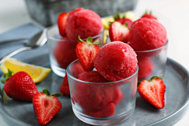 Easy to make strawberry sorbet