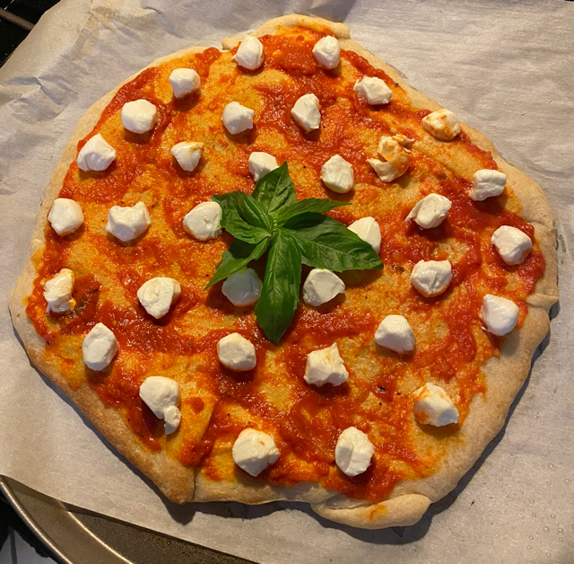Easy Margherita pizza