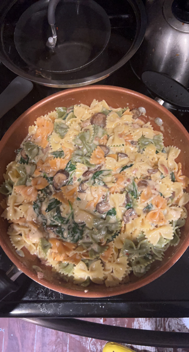 One Pot Spinach Mushroom Pasta