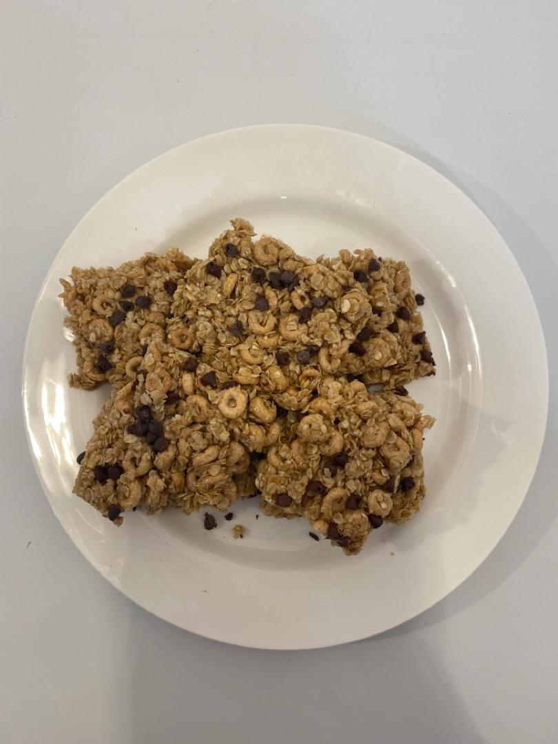 Chocolate Chip Oat and Cereal Bars
