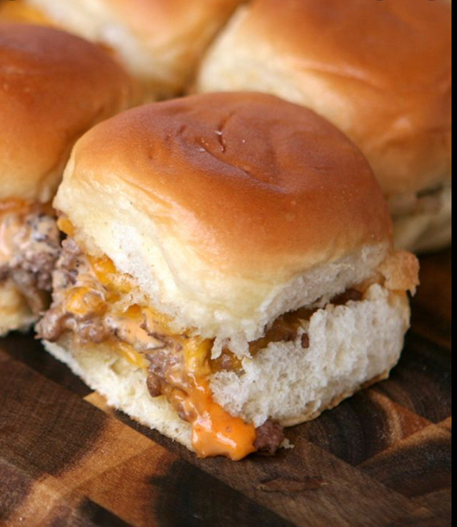 Super easy Hawaiian roll sliders!!
