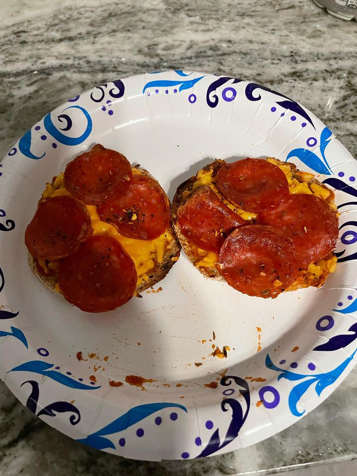 Low calorie English Muffin Pizzas