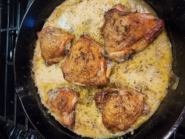 Herb roasted chicken with cream wine sauce