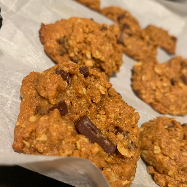 Pumpkin Chocolate Chunk Oatmeal Cookies 🎃🍪