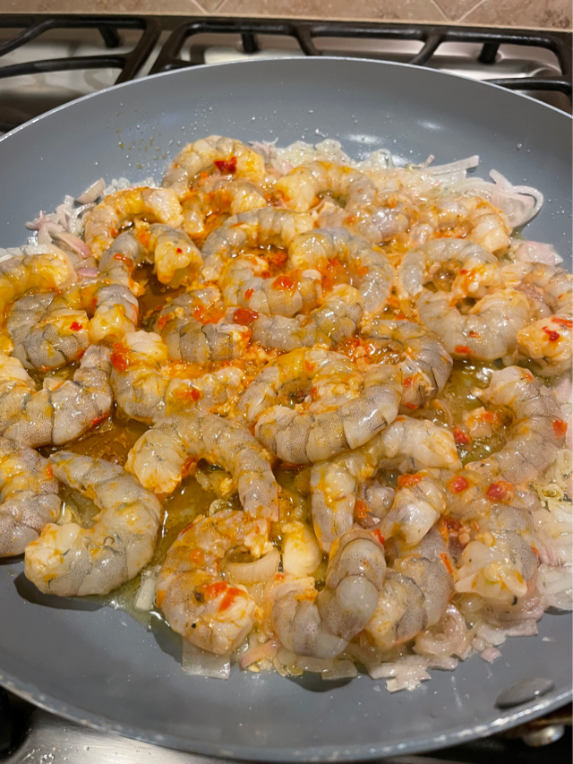 One pan Whole30 Shrimp “linguine”