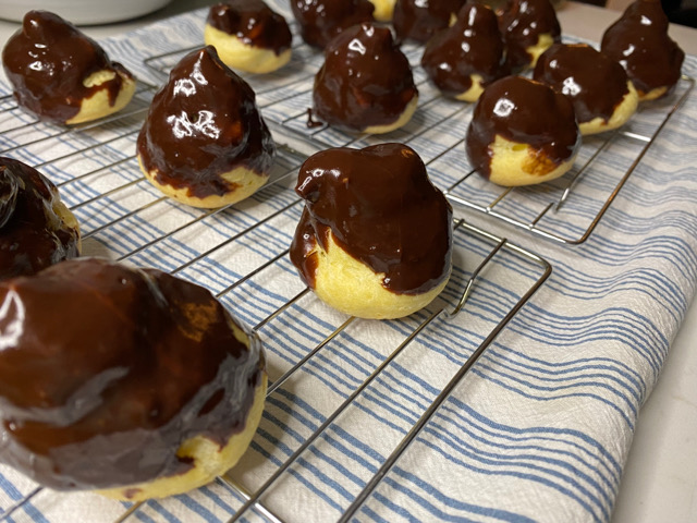 Eclair Puffs