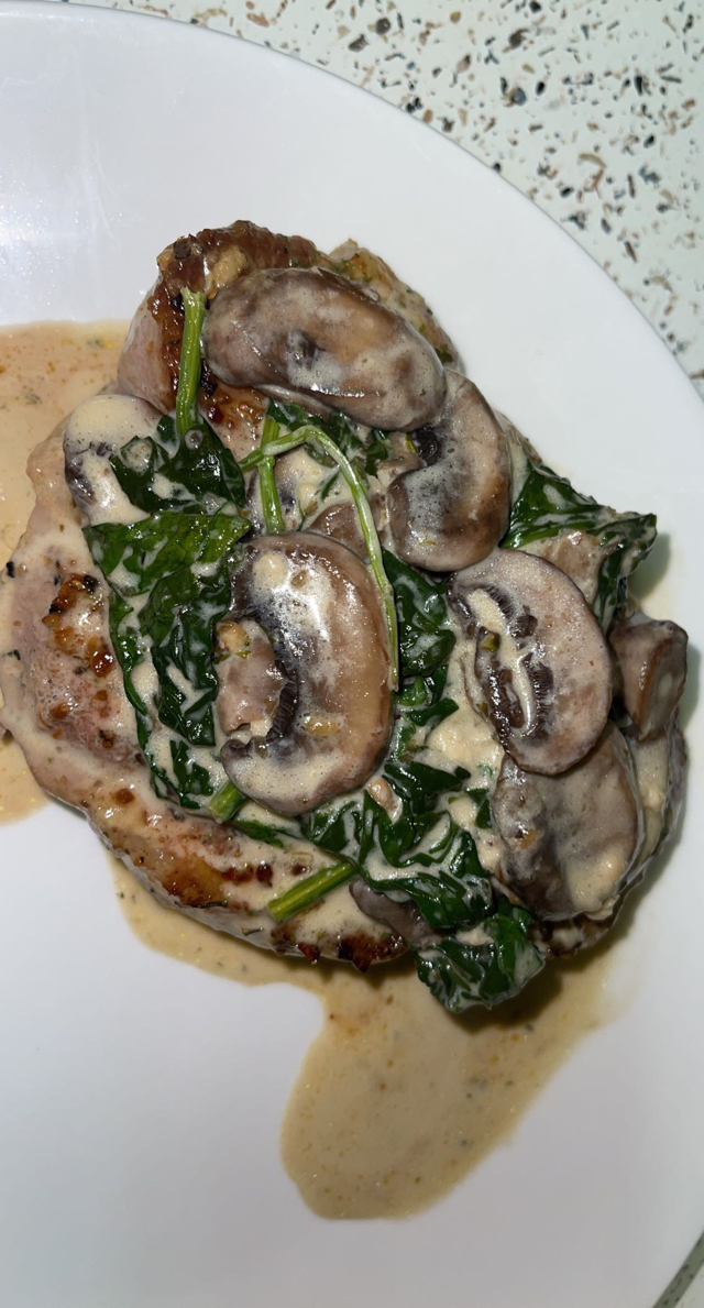 Creamy Mushroom & Spinach Pork Chops
