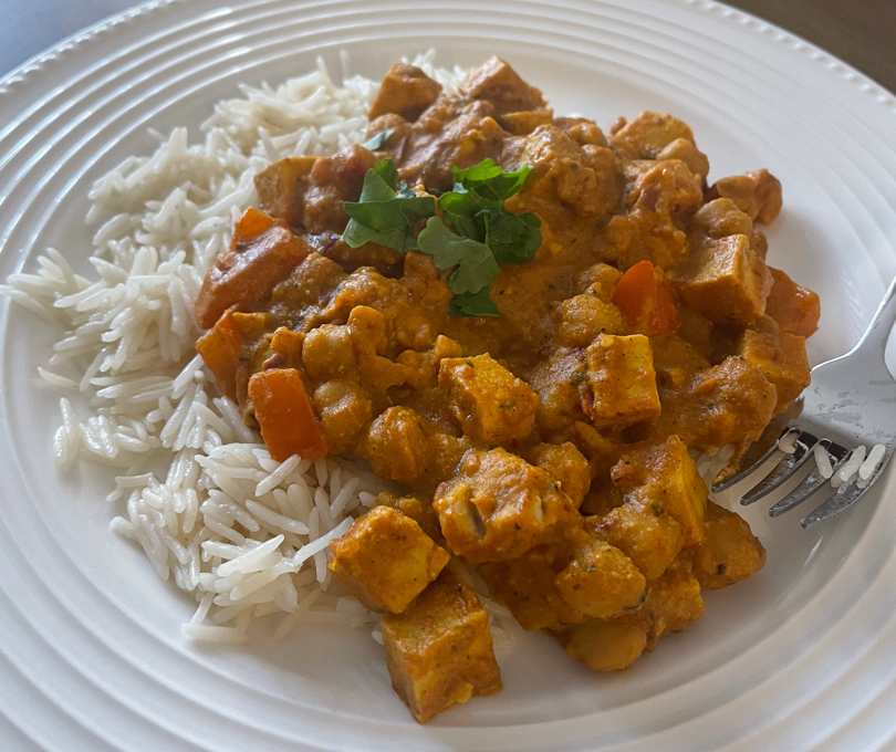 1 SKILLET: Tofu & Chickpea Peanut Curry