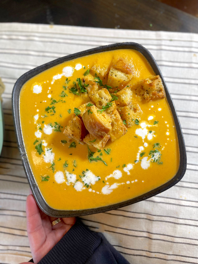 Roasted Bell Pepper & Garlic Soup