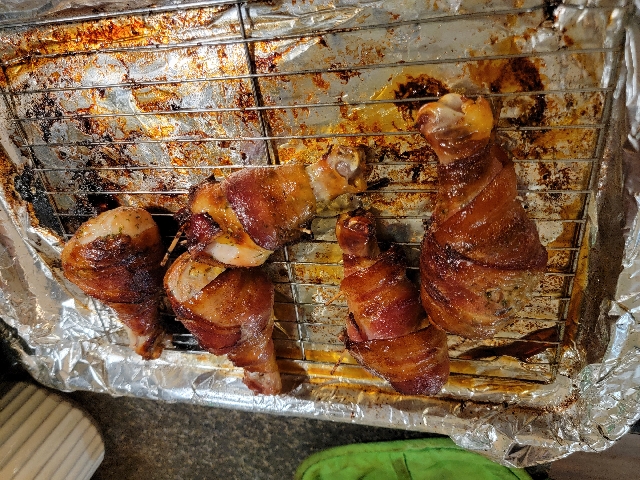 Bacon wrapped drumsticks